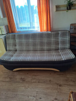 Pohovka s úložným prostorem