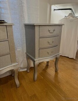 2 ks Noční stolky-barokní