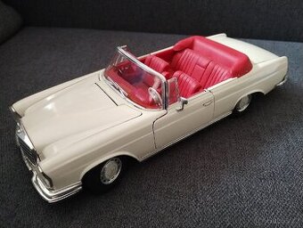 Mercedes Benz 280SE 1/18