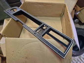 Ford Cortina rámeček palubky