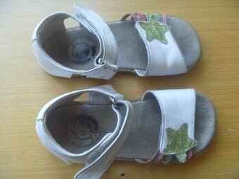 bílé barefoot sandálky se zlatou hvězdičkou vel. 29,5
