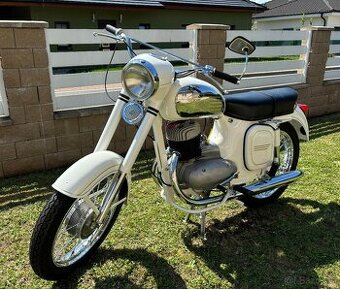 Jawa sport 250/590 krásný kousek po renovaci.