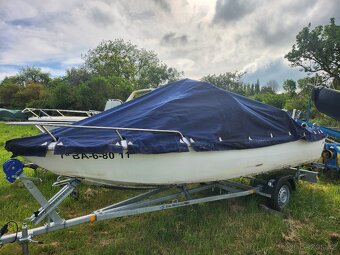 Kajutova lod 5x2m, plachta, motor 70hp, vlek