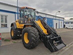 Kolový nakladač JCB 426e HT Agri