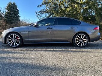 Jaguar XF 30d 221kW - TOP stav