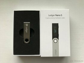 Ledger Nano S (krypto peněženka)
