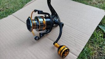 🐟 Rybářský naviják NOVÝ – design černozlatý, CNC klička