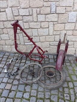 Jawa 250 pérák komunista díly