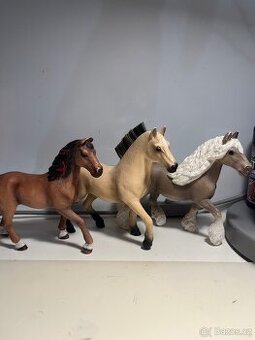 Schleich koně