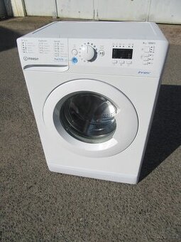 Nabízím pračku Indesit. přední plnění na 6 kg prádla. Plně f
