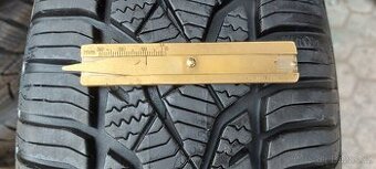 Celoroční pneu 195/65R15 Barum