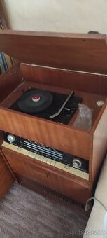 Retro rádio s gramofonem A-104