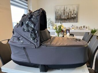 Cybex Priam Lux Flowers Grey - Dark Grey