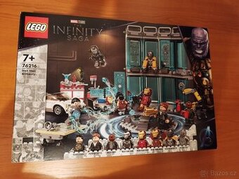 LEGO Marvel 76216 Zbrojnice Iron Mana