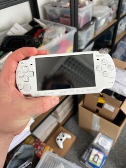 Sony PSP 2000 Pearl White s CFW