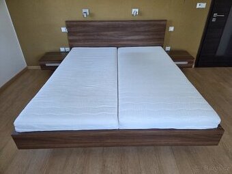 Manželská postel 180x210