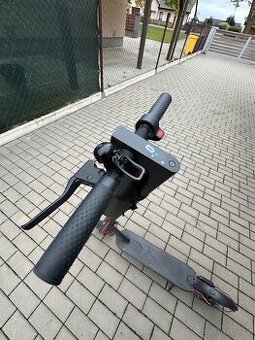 Elektrokoloběžka Xiaomi scooter pro - 1