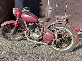 Jawa 250 Pérák 1954 komunista