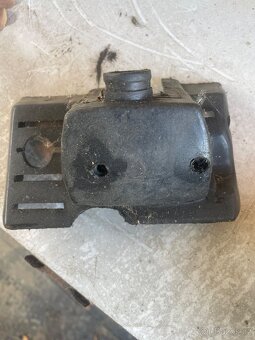 kryt karburace babetta 207