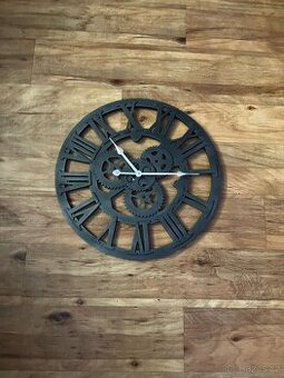 🕰️ Industriální nástěnné hodiny – kovové, ozubená kola
