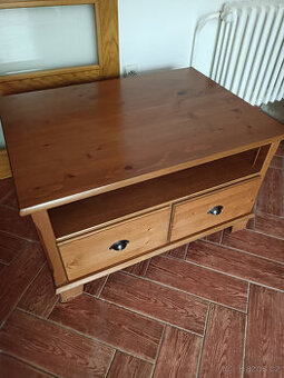 IKEA oboustranný STOLEK z masivu s poličkami/šuplíky