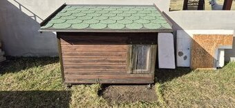 Zateplená psí bouda