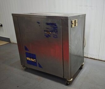 Čistička na pekařské plechy