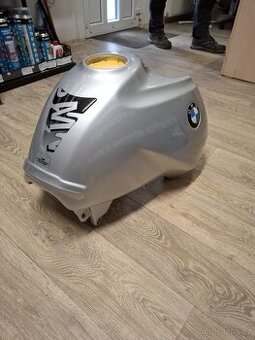 Nádrž na motocykl BMW