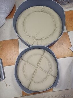 koženkový omyvatelný pelech s polštářkem