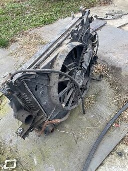 Chladičová stěna Volvo 2,4i