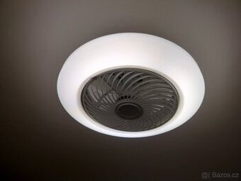 stropní ventilátor se LED světlem