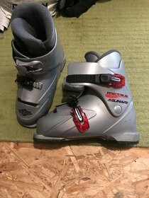 Lyžařské boty a lyže - 1