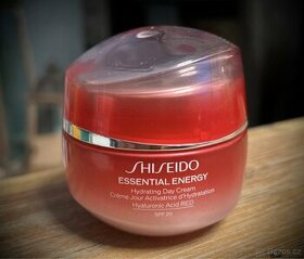 Shiseido Essential Energy denní hydratační krém SPF 20 - 1