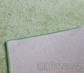 Nový koberec - 135 cm x 246 cm