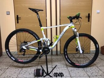 Giant anthem 27.5 vel. L velmi pěkný, výbava navíc