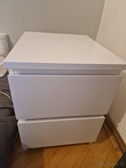 Nocni stolek MALM IKEA