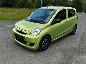 Daihatsu Cuore 1.0i automat, r.2010, klima, STK