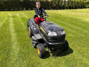 Zahradní traktor k sečení