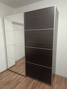 Ikea velka šatní skříň - jak nova