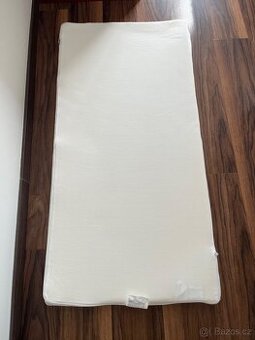 Pěnová dětská matrace do dětské postýlky Pelleplutt Ikea,