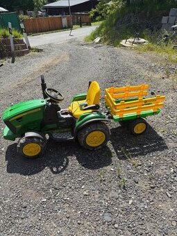 Prodám dětský traktůrek John Deere