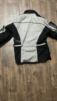 Moto kombineza Büse