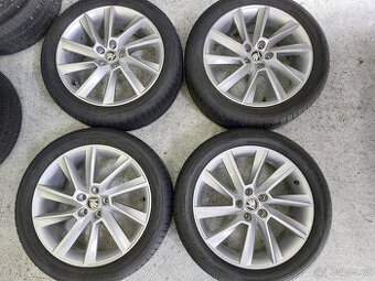 Originál alu kola 17" na Škoda Scala letní