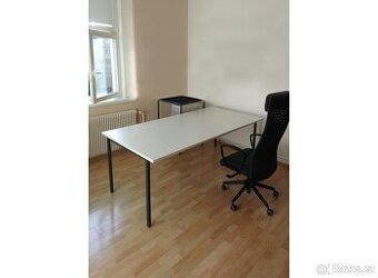 Velký kancelářský stůl, pevná konstrukce, rozměr 2x1m