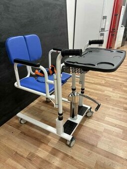 Hydraulický toaletní a sprchovací vozík