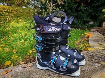 Zánovní dívčí lyžařské boty Nordica Speed Machine 90WRX 23,5