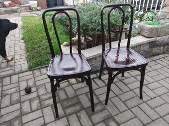 Thonetky po renovaci.