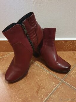 Dámské zateplené kotníkové boty Caprice, vel.37
