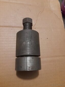 TRABANT STARÝ STAHOVÁK NÁBOJŮ KOL.