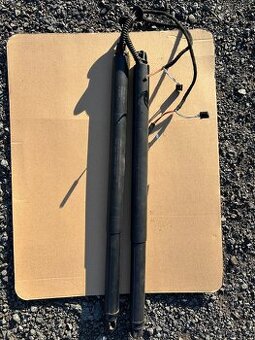 Elektrické vzpěry kufru Škoda Superb 2